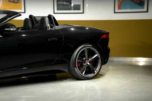 Bild 16/44 von Jaguar F-Type S (2014)