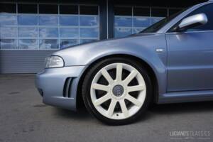Image 20/52 of Audi RS4 Avant (2001)