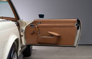 Image 22/41 of Mercedes-Benz 280 SL (1969)