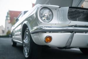 Image 15/53 of Ford Mustang 200 (1966)