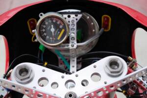 Image 28/44 of Moto Guzzi DUMMY (1972)