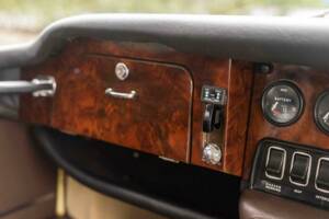Immagine 35/50 di Jaguar Type E V12 (1973)
