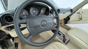 Image 37/48 de Mercedes-Benz 560 SL (1989)
