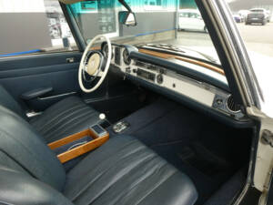 Imagen 10/25 de Mercedes-Benz 280 SL (1968)