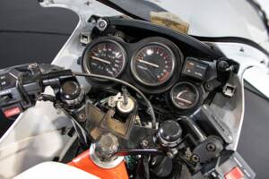 Bild 41/50 von Yamaha RD 350 LC (1990)