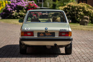 Image 18/46 of BMW 525 (1978)