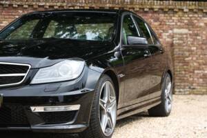 Image 15/50 of Mercedes-Benz C 63 AMG (2012)