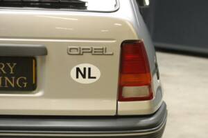 Afbeelding 38/50 van Opel Kadett 2,0i GSi (1988)