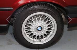 Bild 15/33 von BMW 318i (1993)