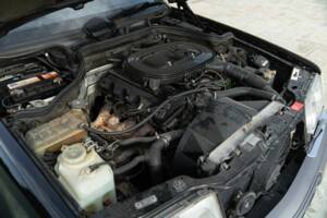 Bild 48/48 von Mercedes-Benz 200 CE (1990)