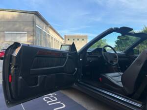 Image 9/47 of Mercedes-Benz 300 CE-24 (1992)