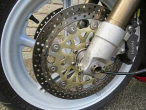 Image 32/41 de Honda CBR 900RR Fireblade (1993)