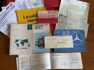 Bild 15/21 von Mercedes-Benz 300 TD (1978)