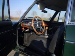 Bild 10/17 von MG MGB GT (1972)
