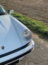 Bild 8/15 von Porsche 911 Carrera 3.2 (1985)
