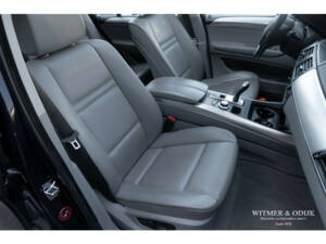 Image 6/34 of BMW X5 xDrive48i (2006)