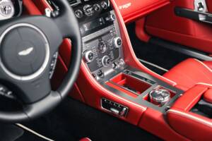 Image 28/38 of Aston Martin Virage (2012)