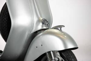 Bild 37/50 von Piaggio Vespa 150 GS (1958)