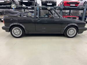 Bild 4/35 von Volkswagen Golf I Cabrio 1.8 (1990)