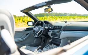 Image 14/31 of BMW 325Ci (2001)