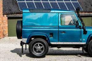 Bild 23/50 von Land Rover Defender 110 Turbo Diesel (1999)