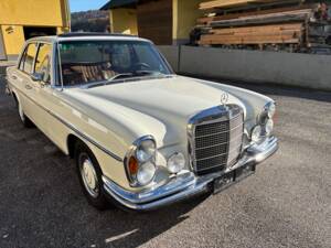 Image 7/8 of Mercedes-Benz 280 SE 3,5 (1972)