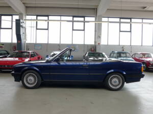 Image 29/37 of BMW 325i (1991)