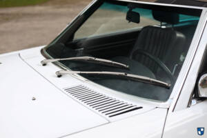 Image 68/85 of Mercedes-Benz 560 SL (1986)