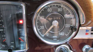 Image 19/23 of Mercedes-Benz 280 SL (1969)