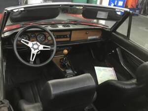 Image 2/8 de FIAT 124 Spider Rallye (1982)