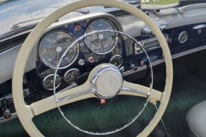 Image 2/20 of Mercedes-Benz 190 SL (1960)