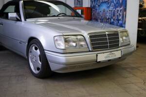 Bild 3/69 von Mercedes-Benz E 320 "Final Edition" (1997)