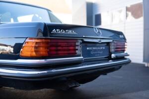 Image 26/30 of Mercedes-Benz 450 SEL 6,9 (1977)