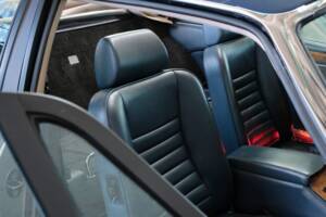 Image 26/47 of Jaguar XJ-SC 5.3 (1987)