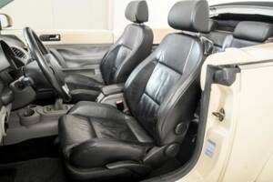 Imagen 13/48 de Volkswagen New Beetle 1.6 (2004)