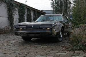 Image 6/8 of Oldsmobile Toronado (1966)