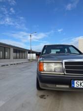Immagine 5/39 di Mercedes-Benz 190 E 2.6 (1990)