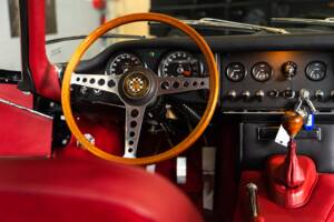 Bild 14/31 von Jaguar E-Type 4.2 (1965)