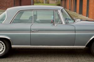 Immagine 21/84 di Mercedes-Benz 280 SE 3,5 (1970)