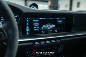 Image 38/50 of Porsche 911 Carrera 4S &quot;Belgian Legend Edition&quot; (2020)