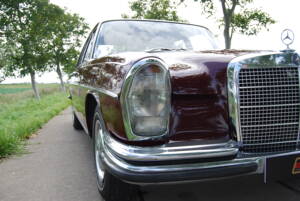 Image 7/58 of Mercedes-Benz 280 SE (1968)
