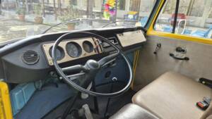 Bild 27/50 von Volkswagen T2b Kastenwagen (1976)