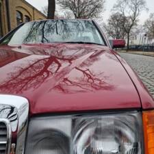Immagine 51/162 di Mercedes-Benz 230 CE (1989)