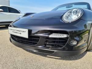 Immagine 11/17 di Porsche 911 Turbo (2007)