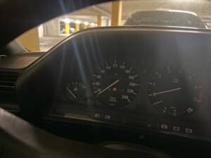 Bild 11/13 von BMW 320i (1990)