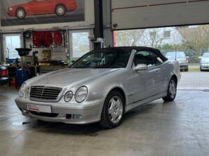 Image 13/50 of Mercedes-Benz CLK 230 Kompressor (2001)