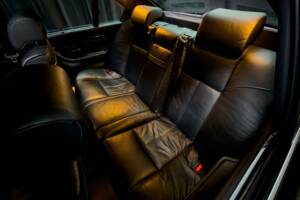 Image 29/41 of BMW 750i (2000)