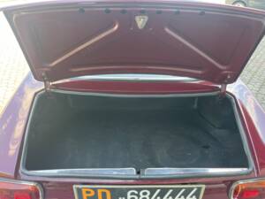 Image 16/17 de Alfa Romeo Giulia GT 1300 Junior (1972)