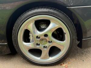 Image 26/30 of Porsche 911 Carrera 4 &quot;Millenium-Edition&quot; (2000)
