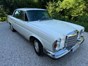 Imagen 2/11 de Mercedes-Benz 280 SE 3,5 (1971)